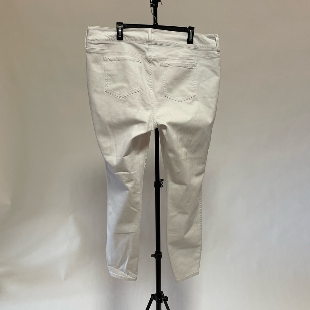 Torrid High Rise Skinny Jean in white, Size 22XT plus size 22 EXTRA TALL